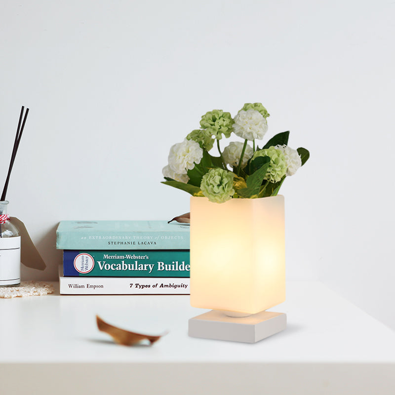 Luna - Elegante lámpara de noche esmaltada Art Déco para una sala de estar romántica