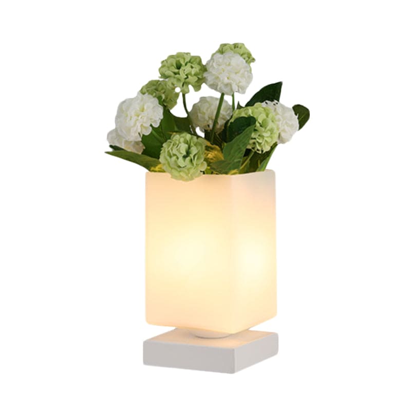 Luna - Elegante lámpara de noche esmaltada Art Déco para una sala de estar romántica