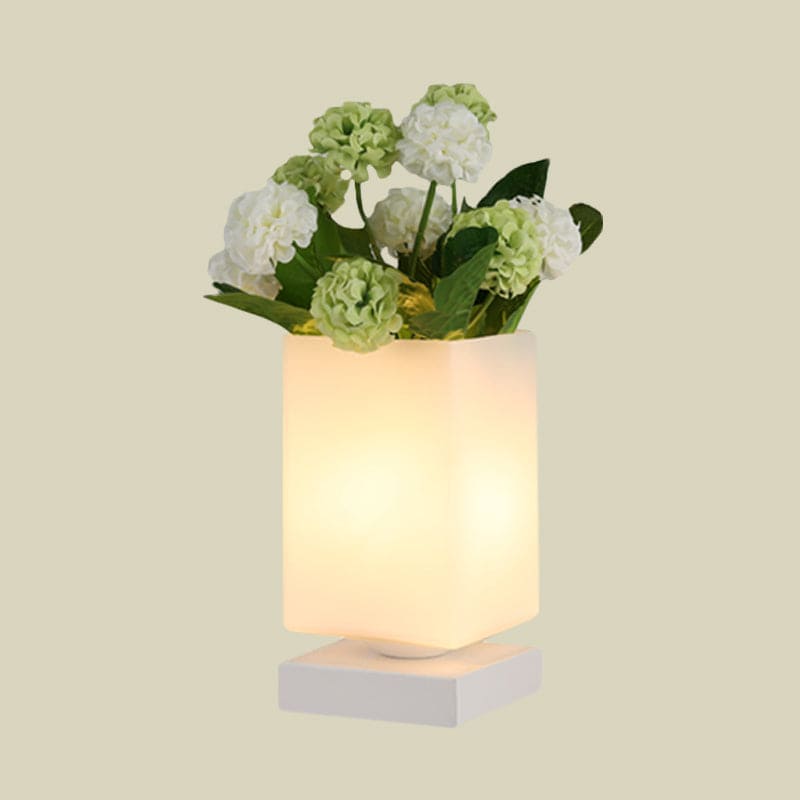 Luna - Elegante lámpara de noche esmaltada Art Déco para una sala de estar romántica