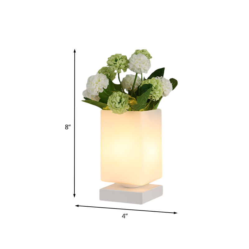 Luna - Elegante lámpara de noche esmaltada Art Déco para una sala de estar romántica