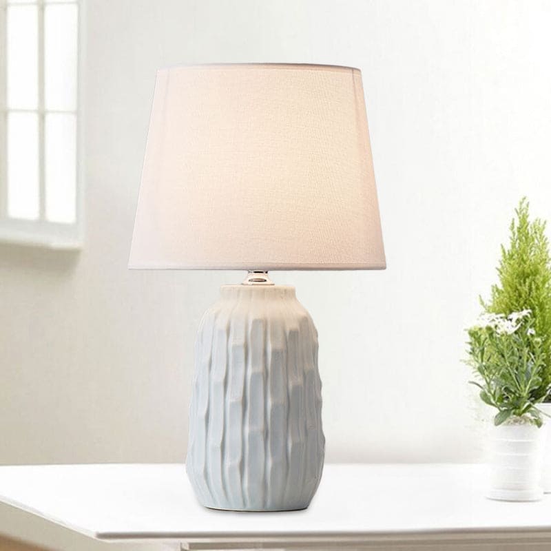 Eclat - Lámpara de mesa de diseño con grifos toelopende kap y cilindrische keramische voet