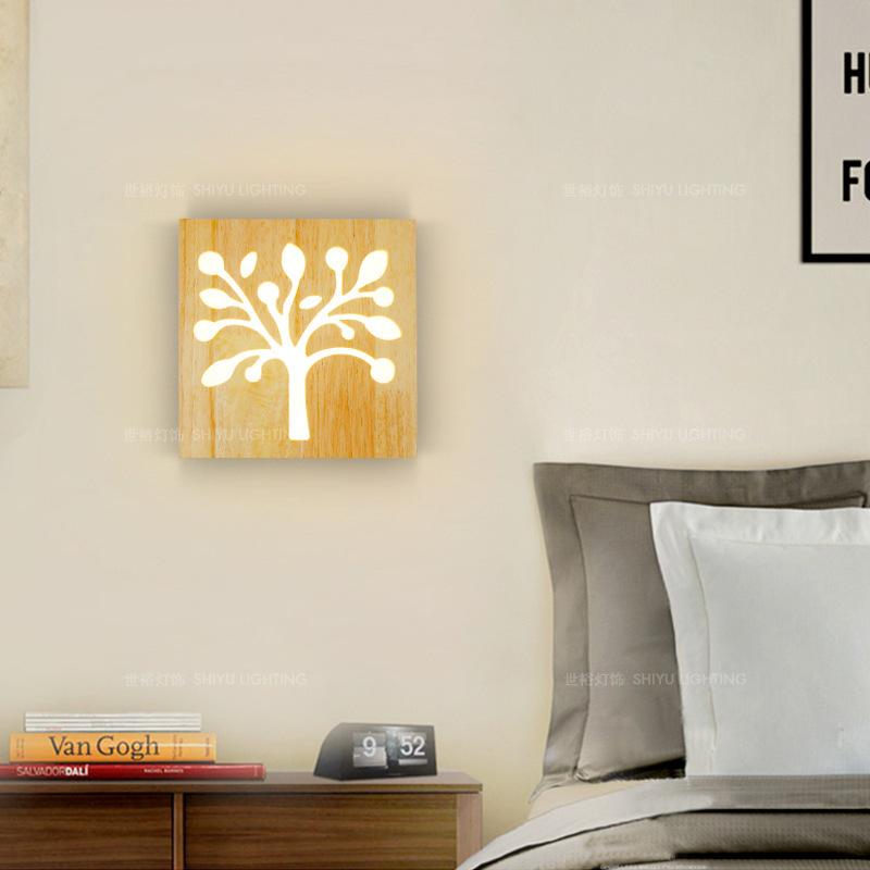 NatuurGlow - Moderne LED-wandlamp van massief hout met Happy Tree en geweimotief