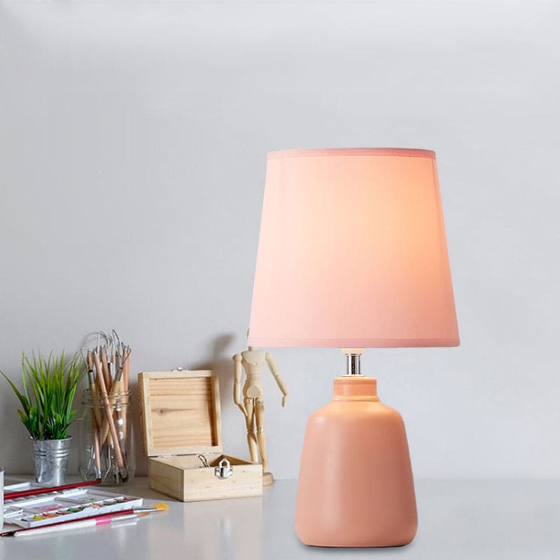 LisaLight - Nordic Fabric Tapered Bedside Lamp met keramische vaasvoet