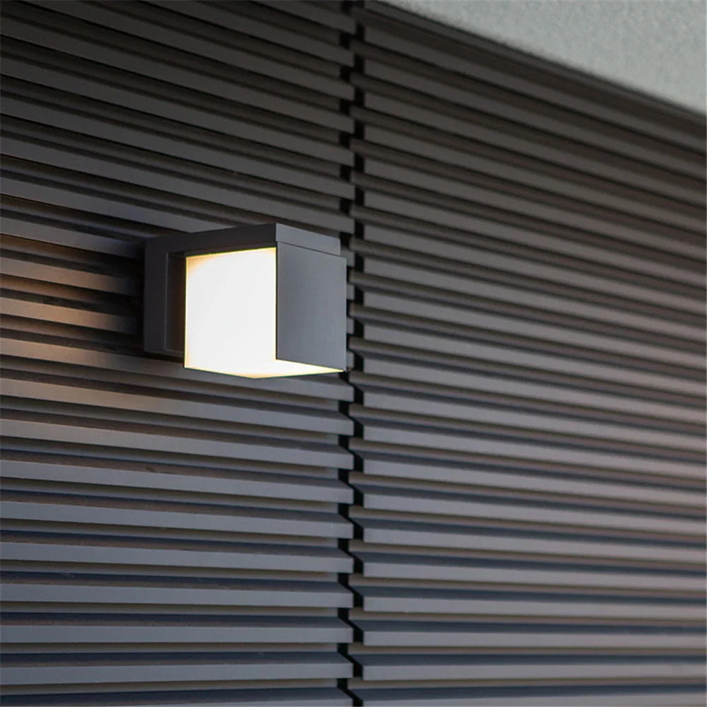 GlowGuard - Moderne LED-Wandlamp voor Buiten